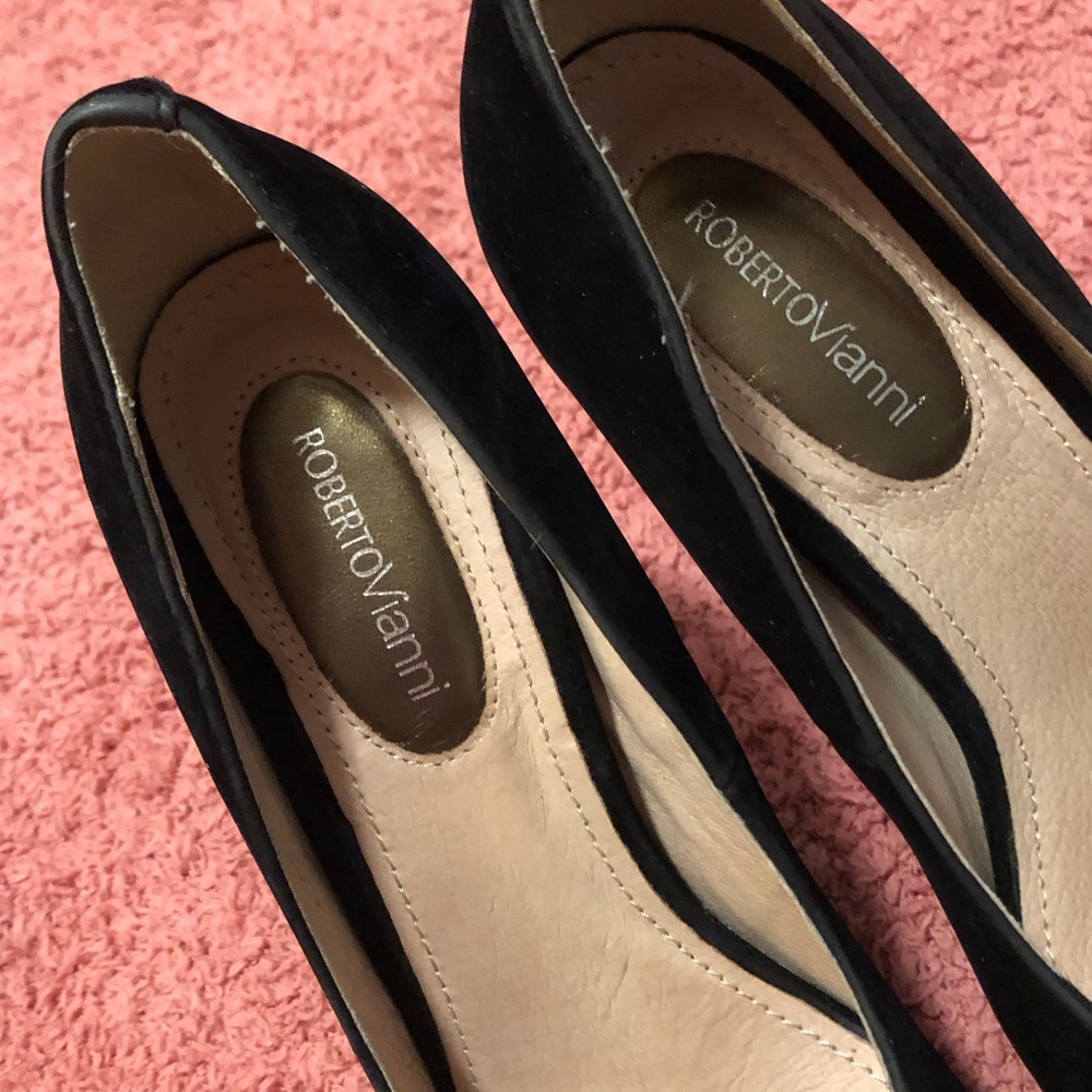 Elegant Black Suede Heels - Picture 3 of 5
